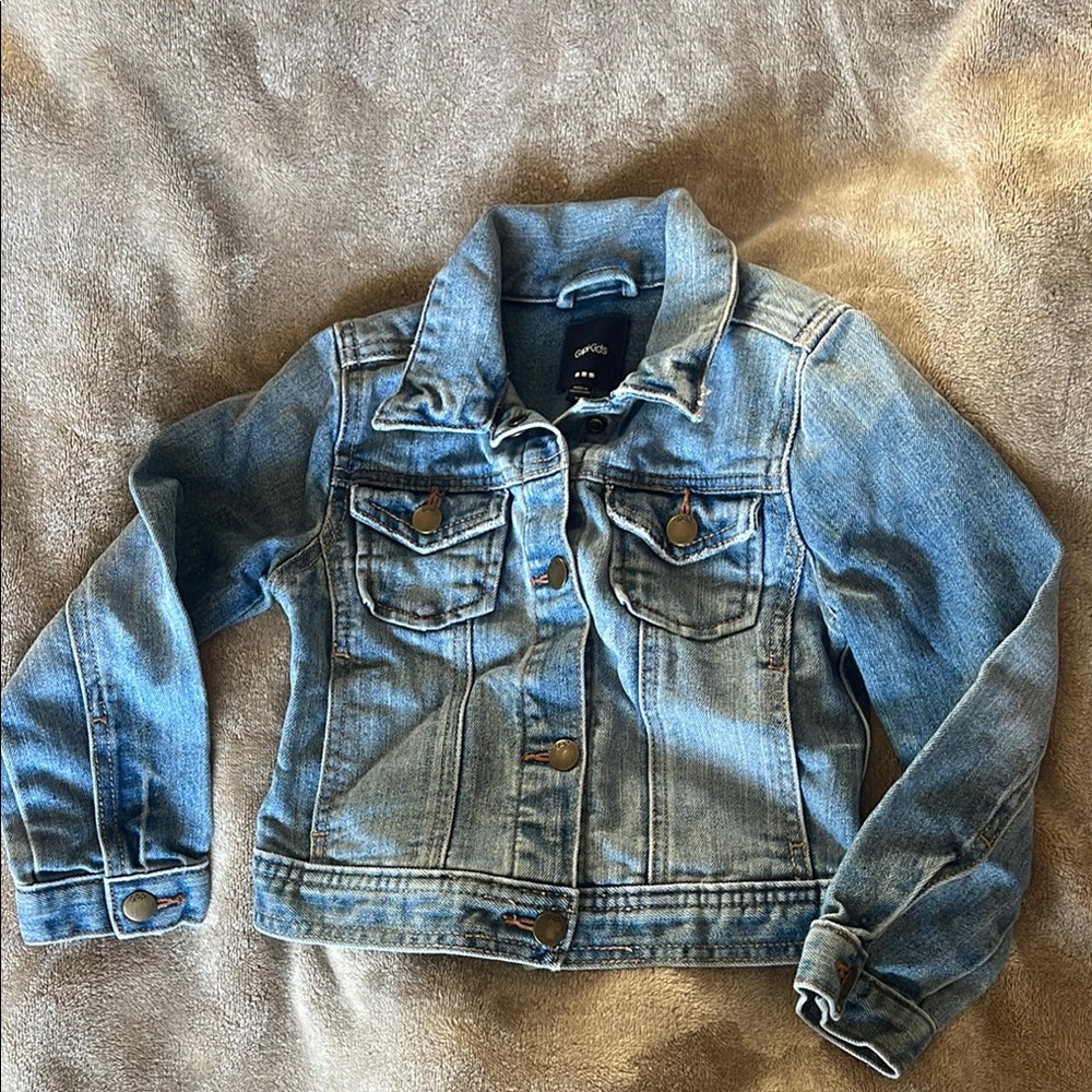 GAP Blue Jean Jacket Classic Denim Design
